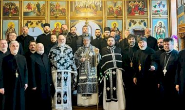 Исповест свештенства   у храму Св. Саве у Торонту