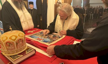 Митрополит Митрофан осветио антиминсе