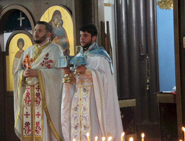 Литургијска радост и примопредаја парохије у Витбију
